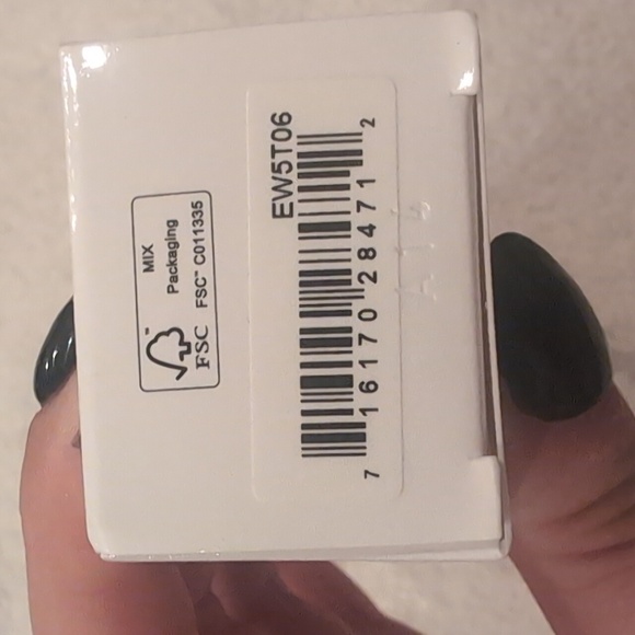 Bobbi Brown Vitamin Enriched Skin Tint in the Shade Light 3 - Picture 7 of 7